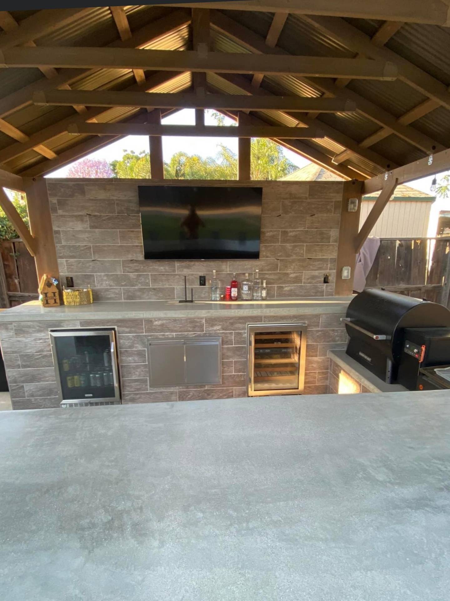 Custom-Outdoor-Kitchens-Built-in-Birmingham-by-Invicta-Exteriors-in-Alabaster